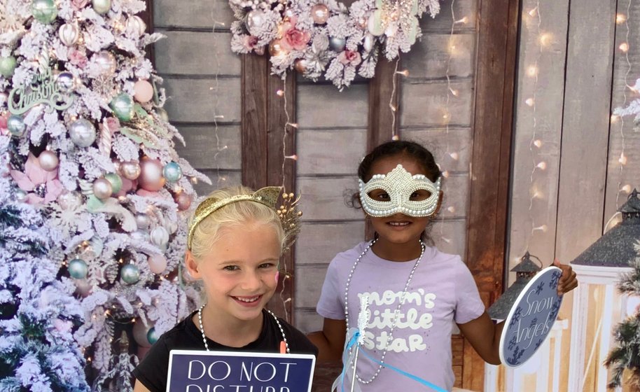 Guests celebrating with confetti and lights